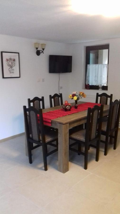 Casa Radu Apartman Novaci-Străini Kültér fotó
