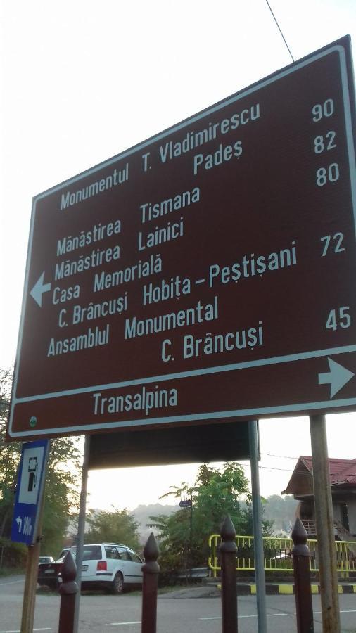 Casa Radu Apartman Novaci-Străini Kültér fotó