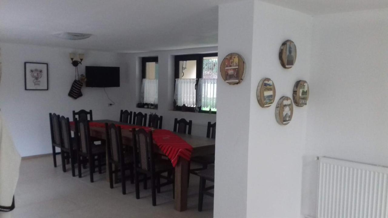 Casa Radu Apartman Novaci-Străini Kültér fotó