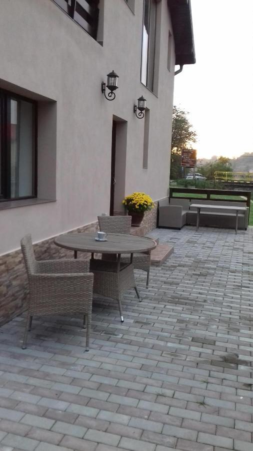 Casa Radu Apartman Novaci-Străini Kültér fotó